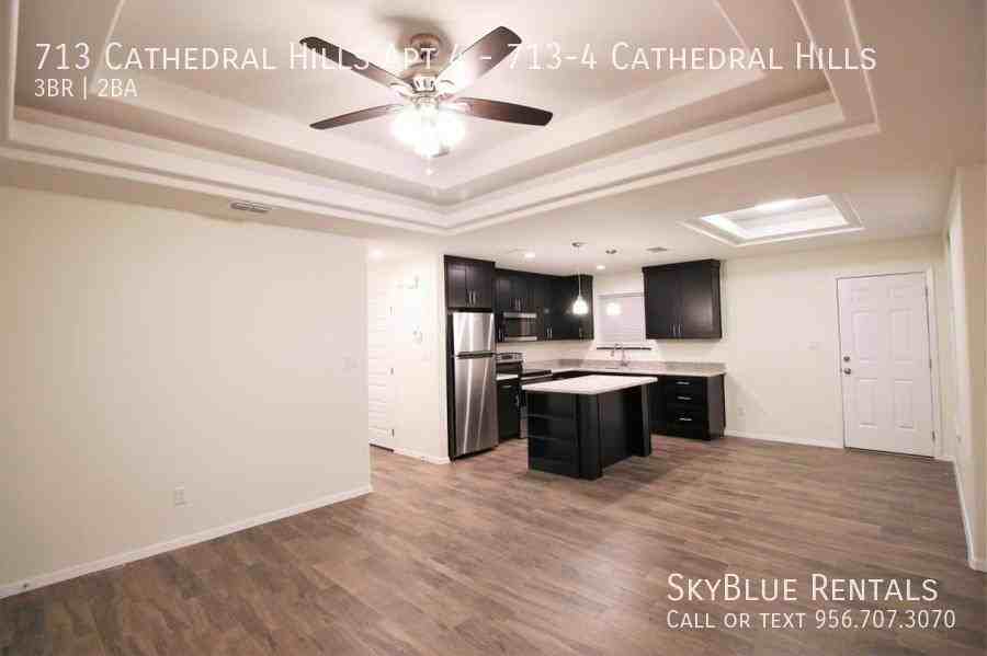 713 Cathedral Hl Apt 4 - Photo 3 of 13