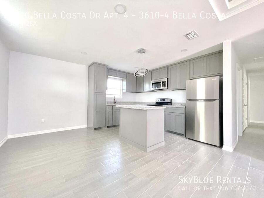 3610 Bella Costa Dr Apt 4 - Photo 4 of 13