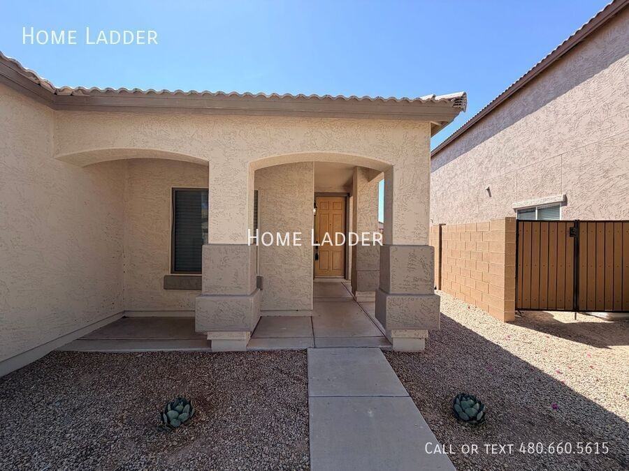 915 E Gold Dust Way - Photo 2 of 22