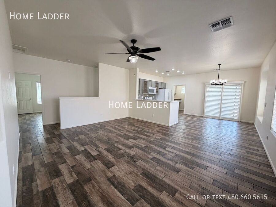 915 E Gold Dust Way - Photo 3 of 22