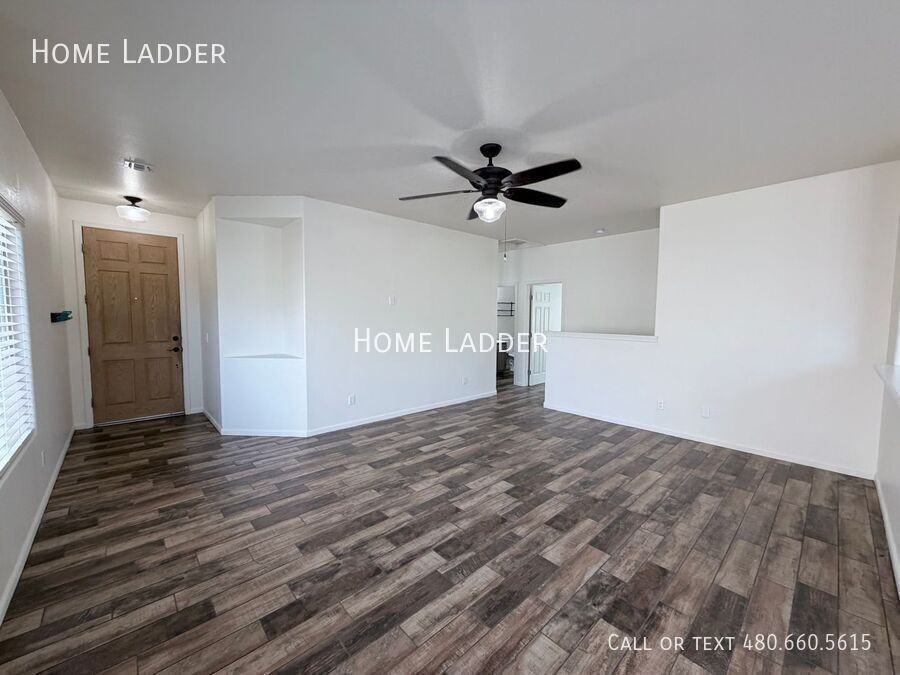 915 E Gold Dust Way - Photo 4 of 22