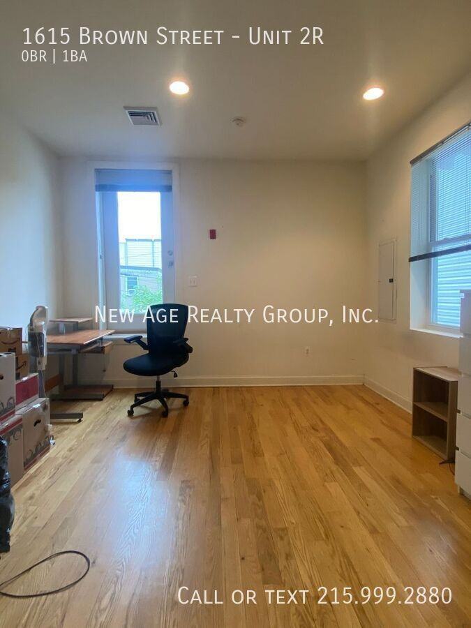 1615 Brown St #2R - Photo 2 of 5