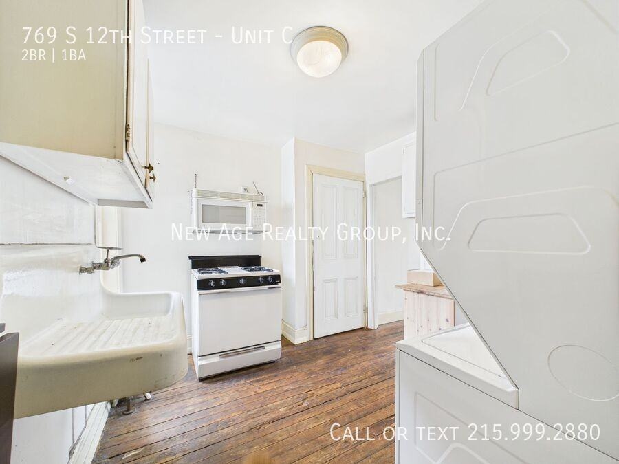769 S 12th St #C - Photo 4 of 10