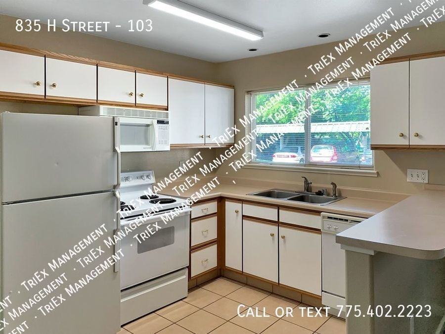 835 H St #103 - Photo 3 of 12
