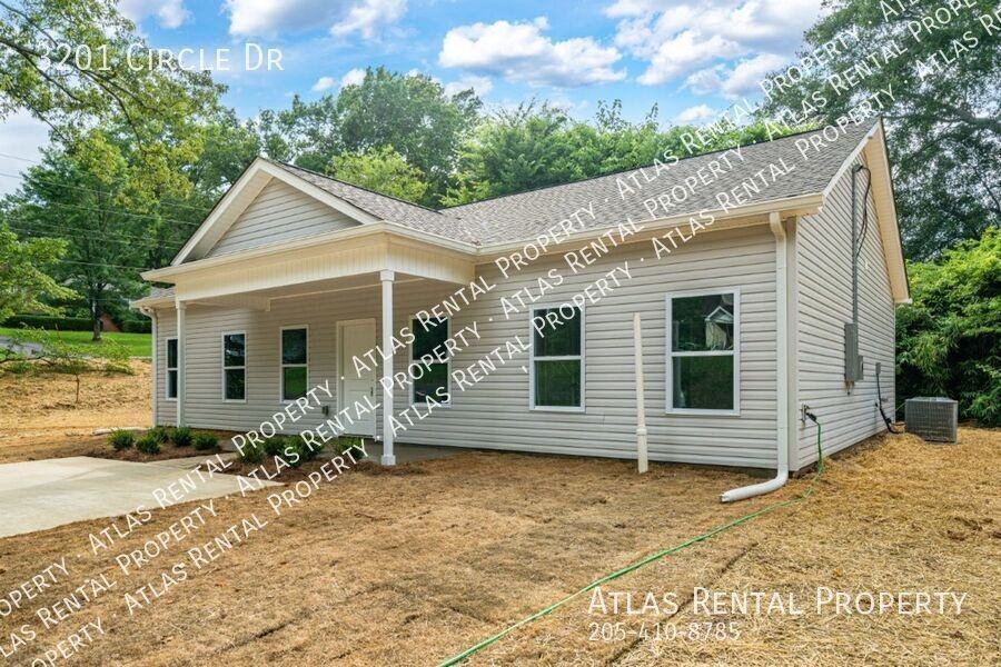 3201 Circle Dr - Photo 2 of 19