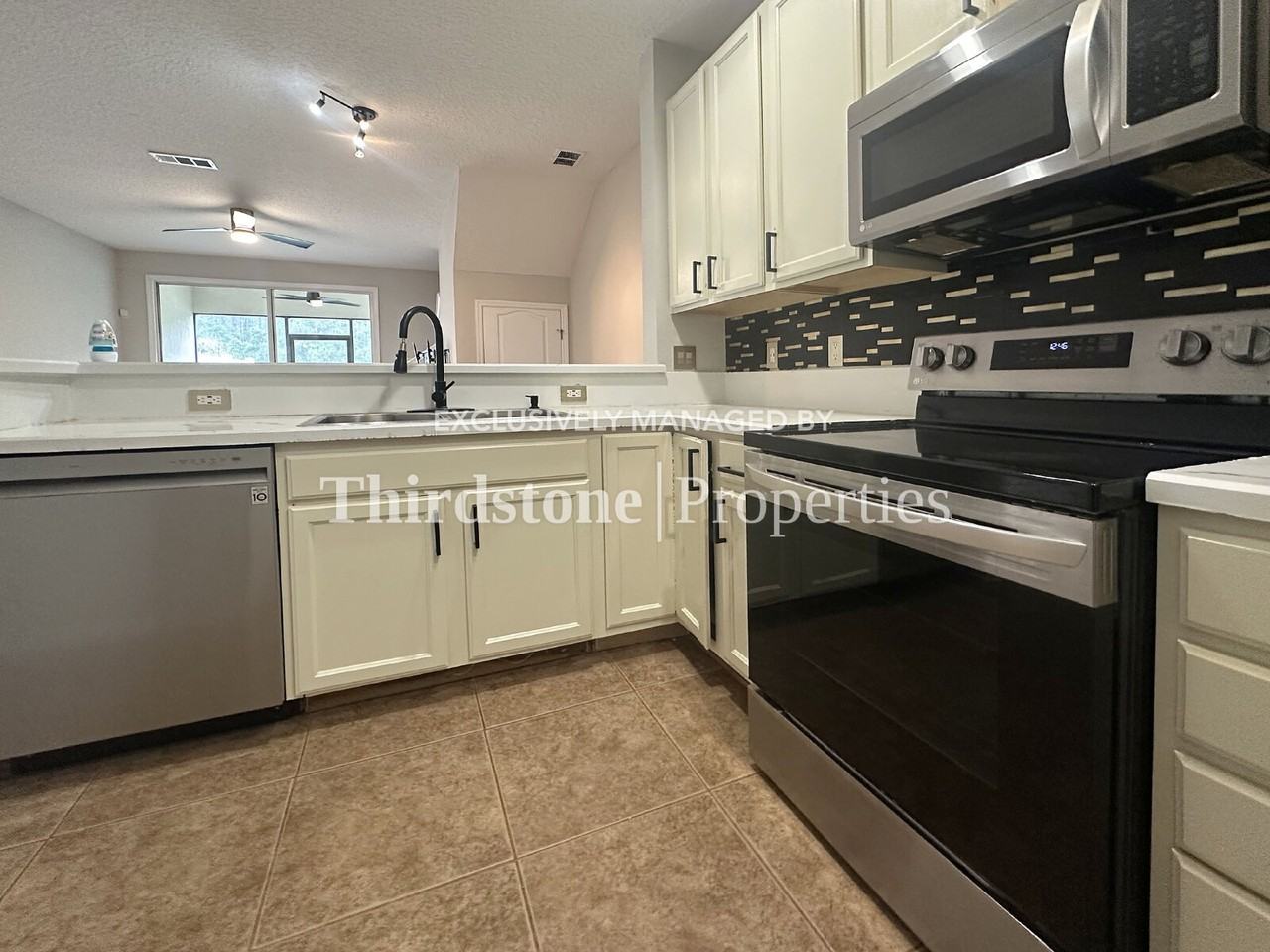 6131 Bartram Village Dr - Photo 7 of 22