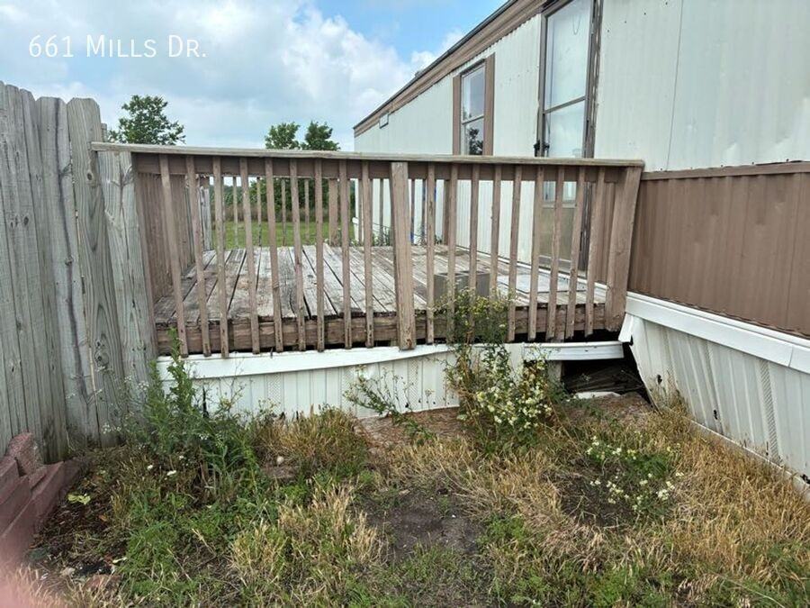 661 Mills Dr - Photo 5 of 18
