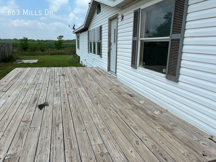 663 Mills Dr - Photo 5 of 26