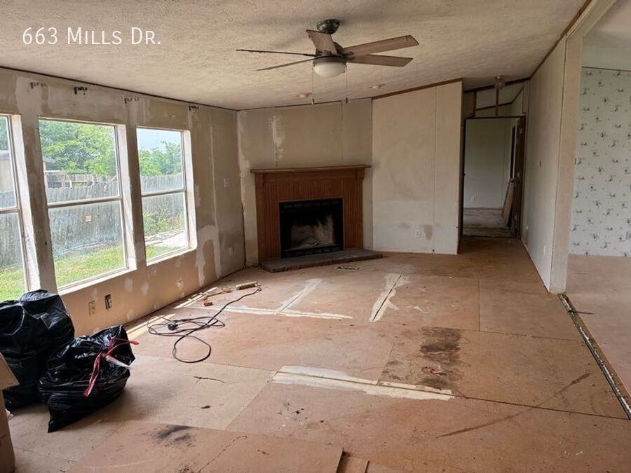 663 Mills Dr - Photo 6 of 26