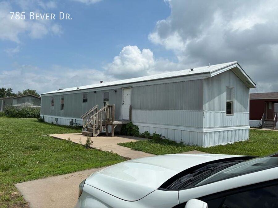 785 Bever Dr - Photo 2 of 21