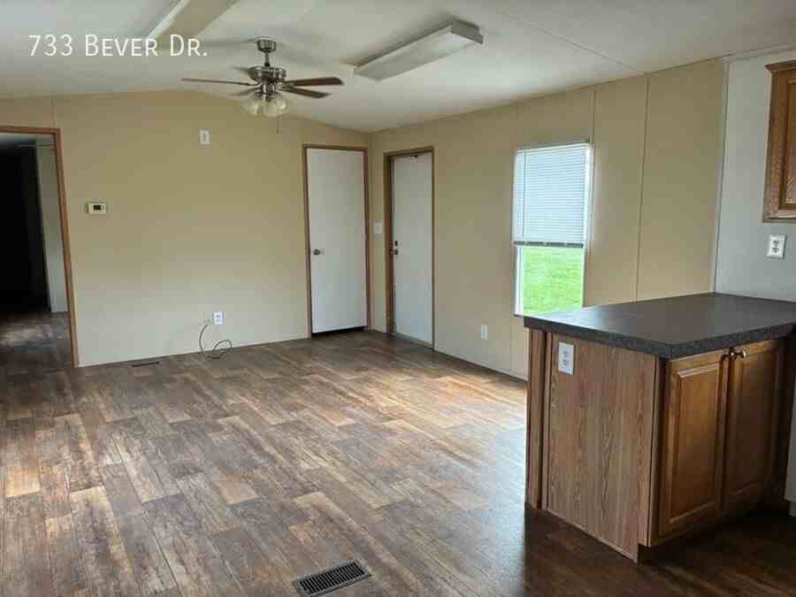 733 Bever Dr - Photo 3 of 12