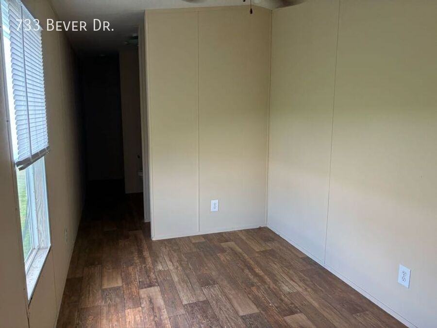 733 Bever Dr - Photo 5 of 12