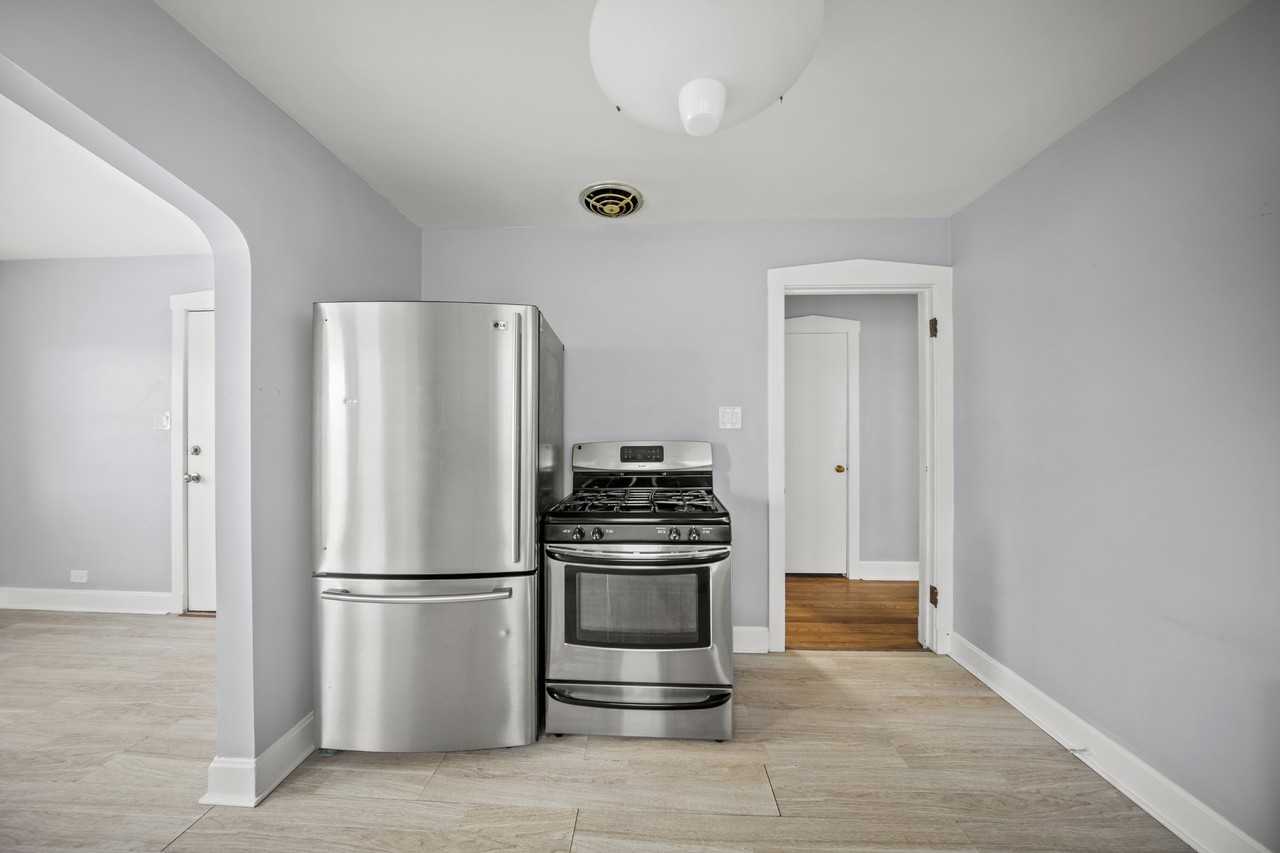 1814 Elmwood Ave #2 - Photo 7 of 9