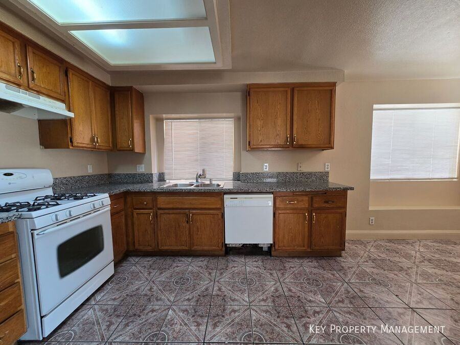 4541 Fireside Ln - Photo 7 of 30