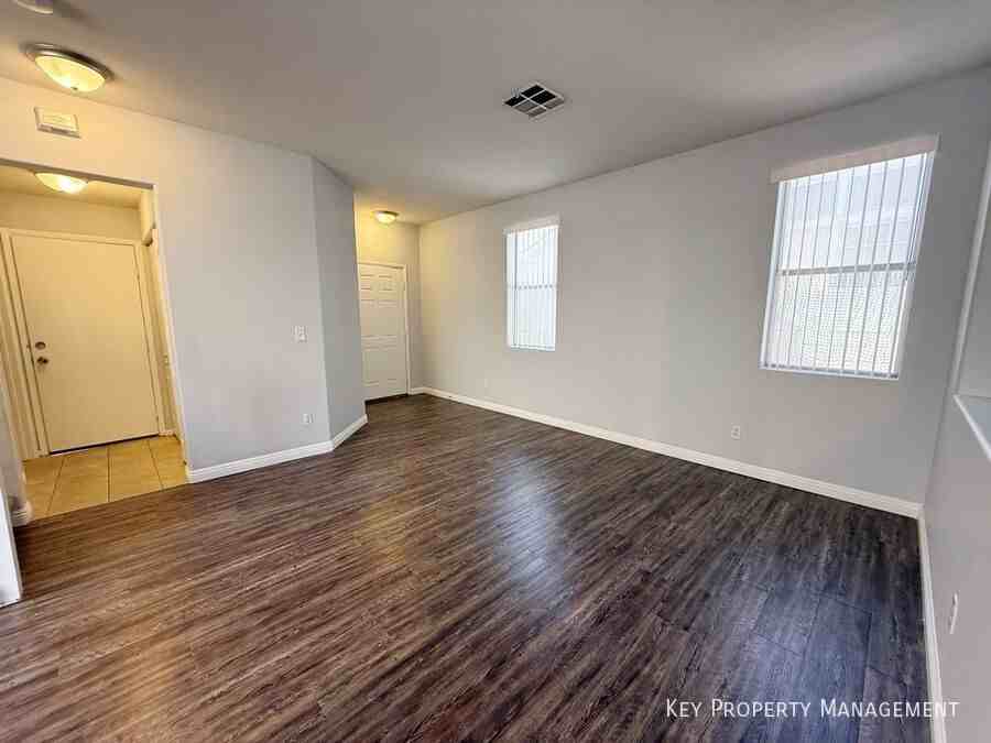 2185 Polynesia Cir - Photo 4 of 42