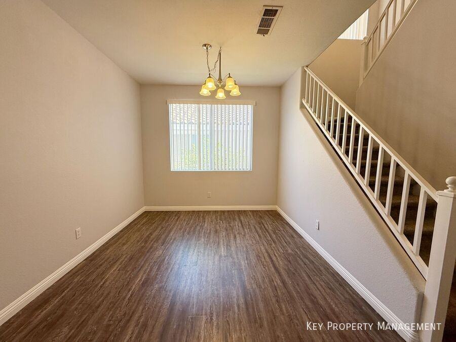 2185 Polynesia Cir - Photo 5 of 42