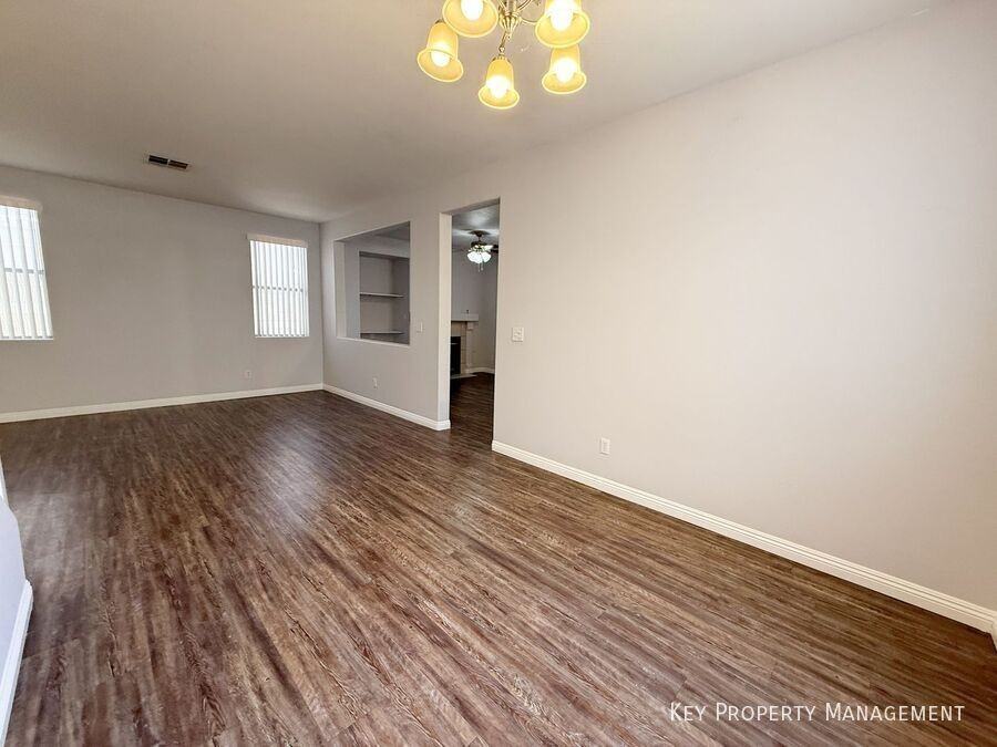 2185 Polynesia Cir - Photo 7 of 42