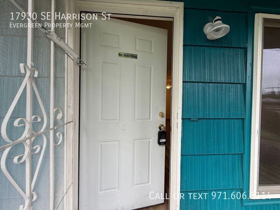 17930 Se Harrison St - Photo 4 of 33