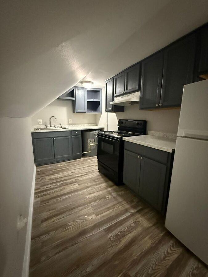 734 N Broadway #4 - Photo 3 of 6