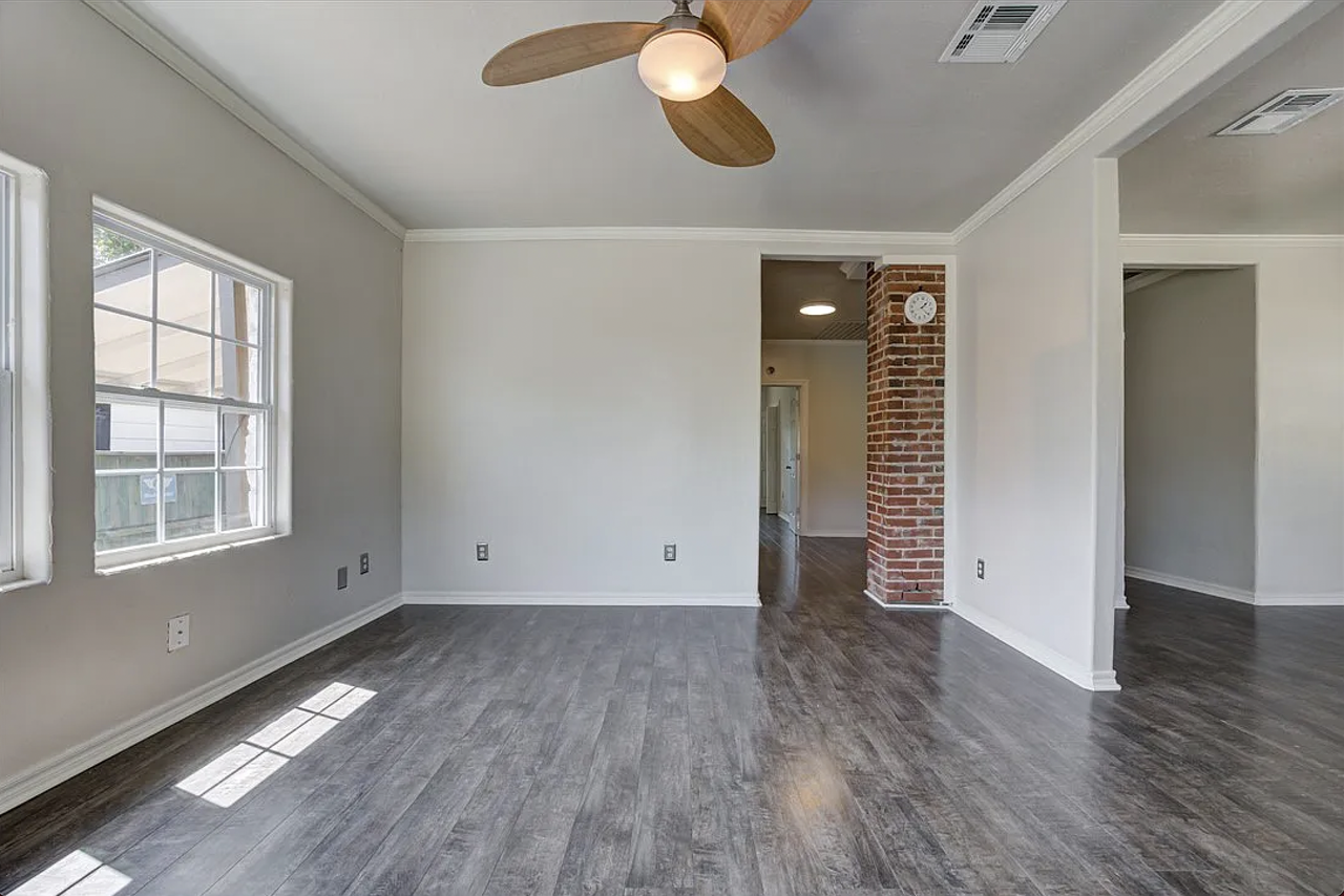 1130 Nw 49th St #NA - Photo 3 of 14