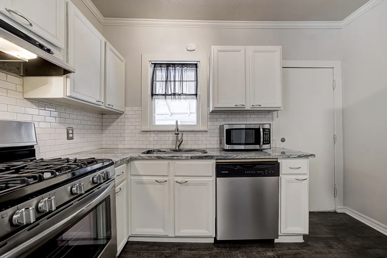1130 Nw 49th St #NA - Photo 6 of 14