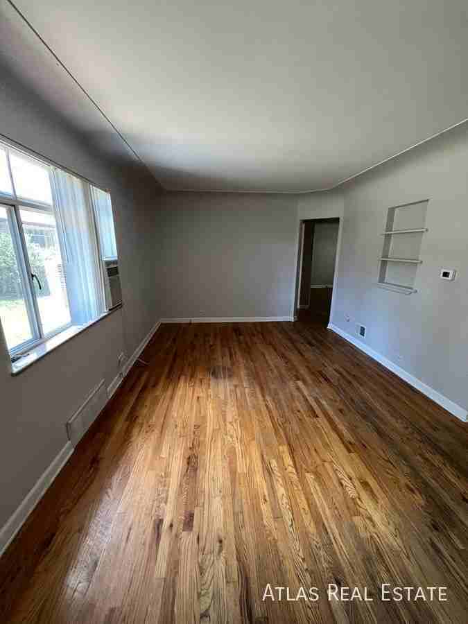 2435 S Corona St - Photo 5 of 28