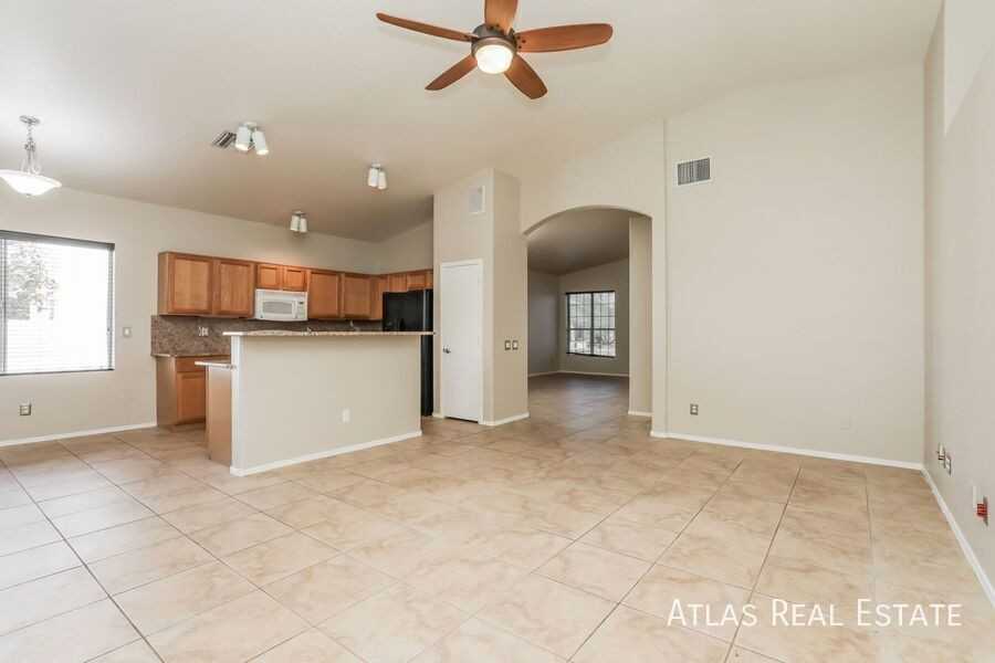 9005 N Silver Moon Way - Photo 2 of 21