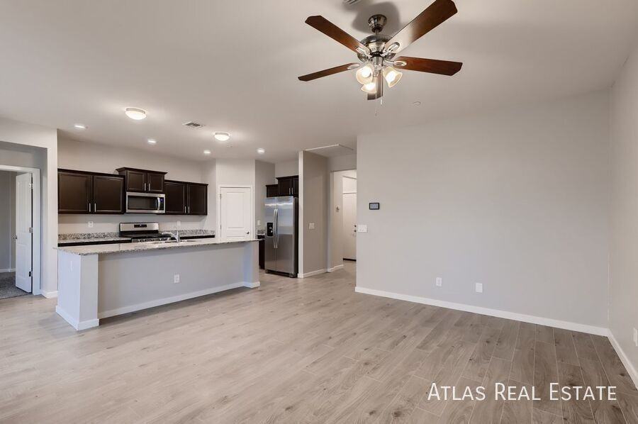 2077 N 213th Dr - Photo 2 of 16