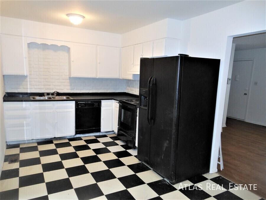 14308 Pensacola Dr - Photo 2 of 8