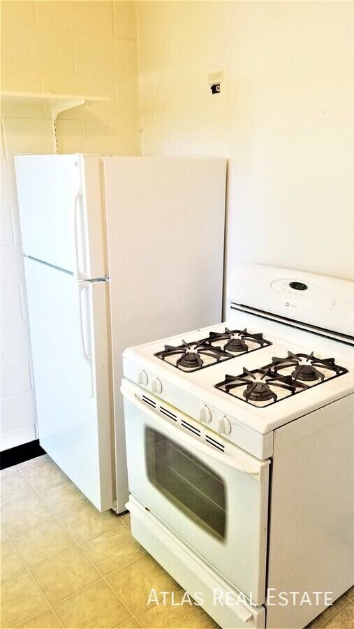 3767 Wolff St - Photo 5 of 9
