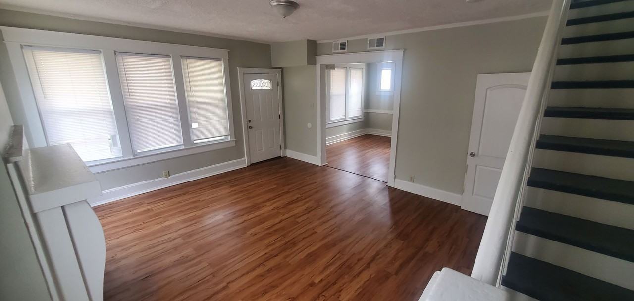152 E Fifth St - Photo 2 of 10