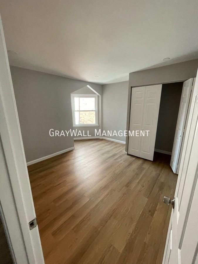 1916 73rd Ave - Photo 7 of 10