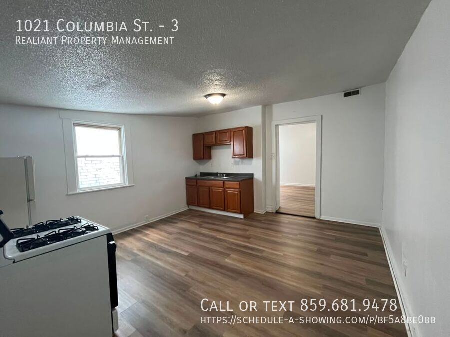 1021 Columbia St #3 - Photo 4 of 15