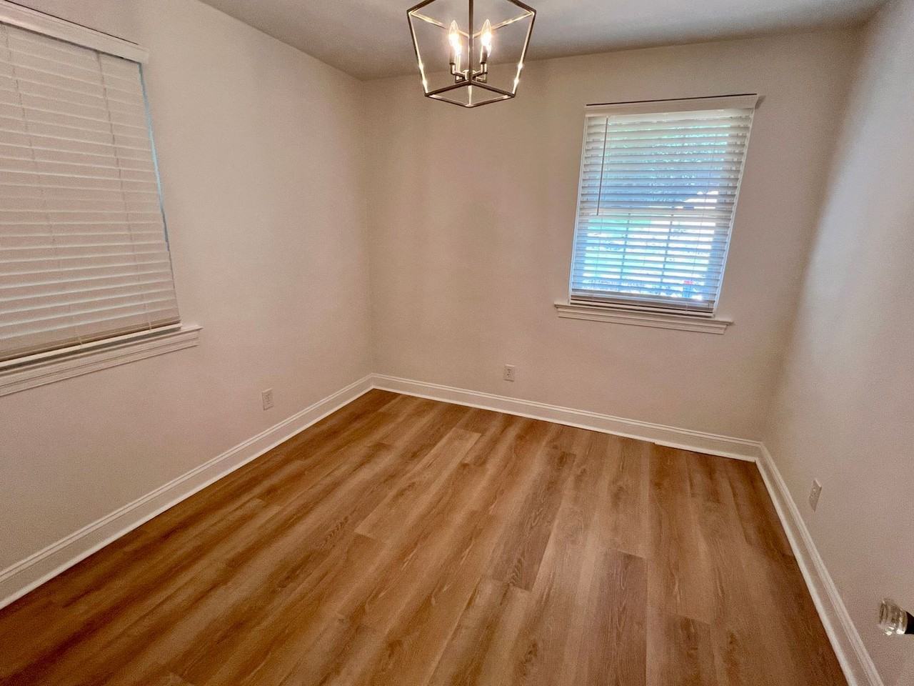 2906 Lincoln St - Photo 7 of 10