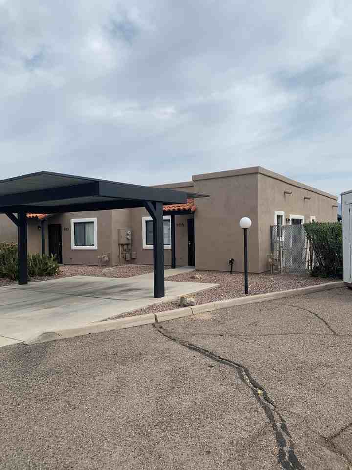 9115 E Esperanza Dr