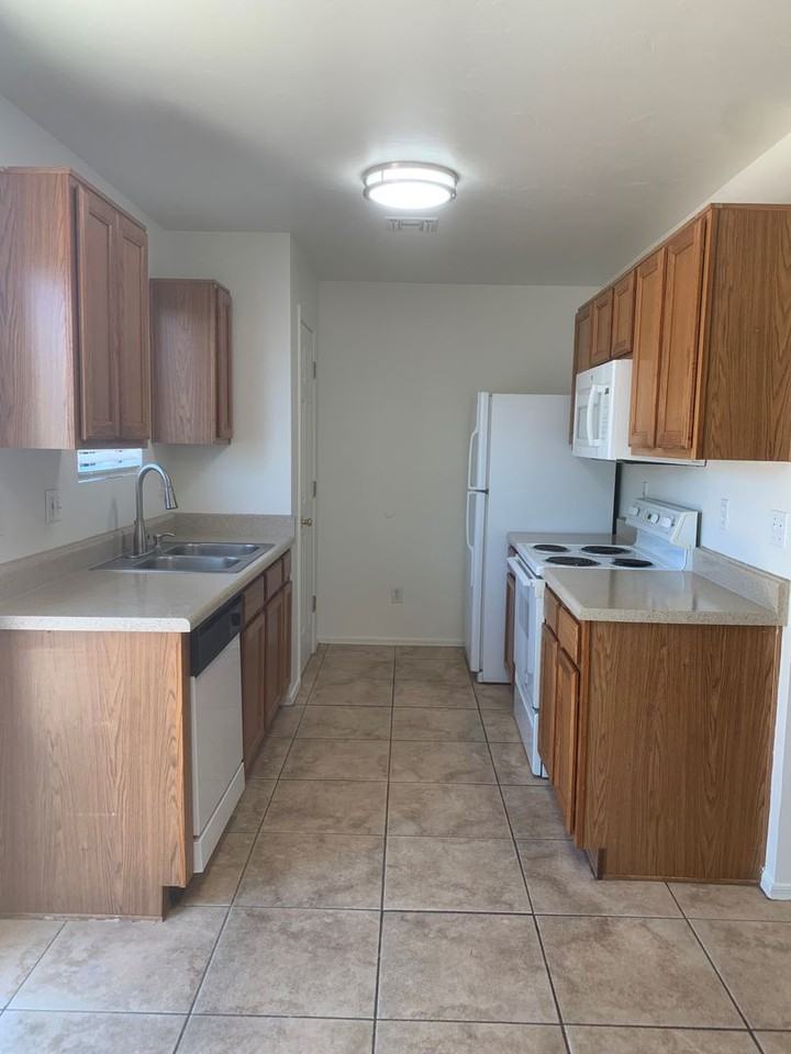 9115 E Esperanza Dr - Photo 6 of 28