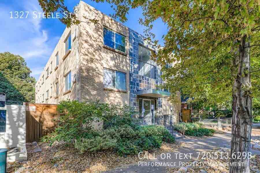 1327 Steele St #102