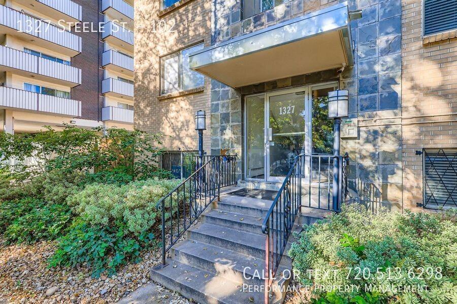 1327 Steele St #102 - Photo 4 of 13