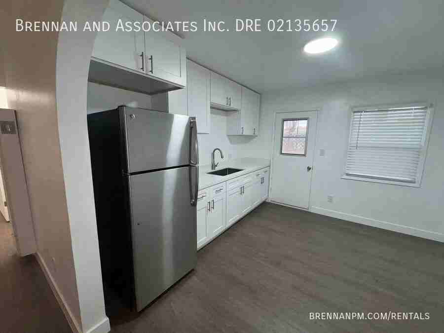 511 Center St #A - Photo 3 of 15
