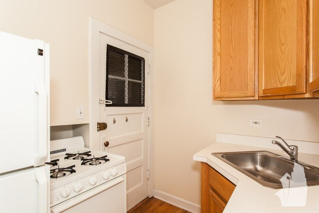 3914 N Pine Grove Ave #2W - Photo 5 of 8