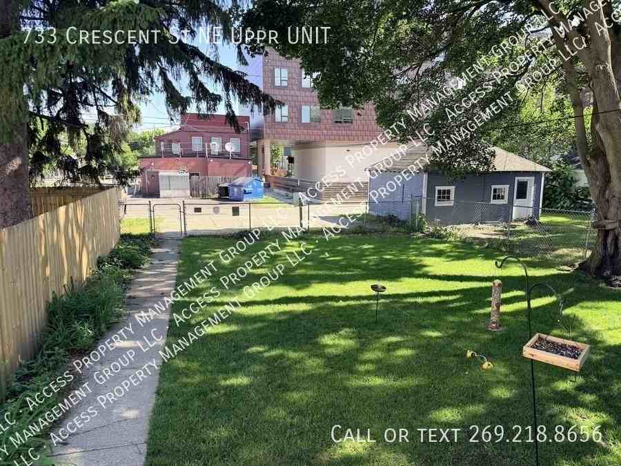 733 Crescent St Ne Uppr Unit #Unit - Photo 4 of 21