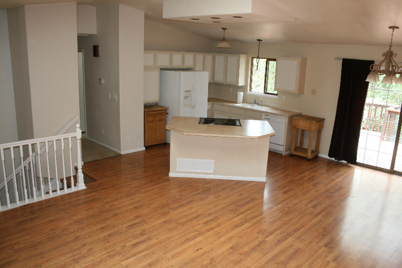 1773 Deweese St - Photo 3 of 31