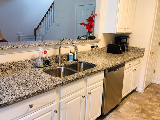 8165 Kincaid Ct - Photo 6 of 15