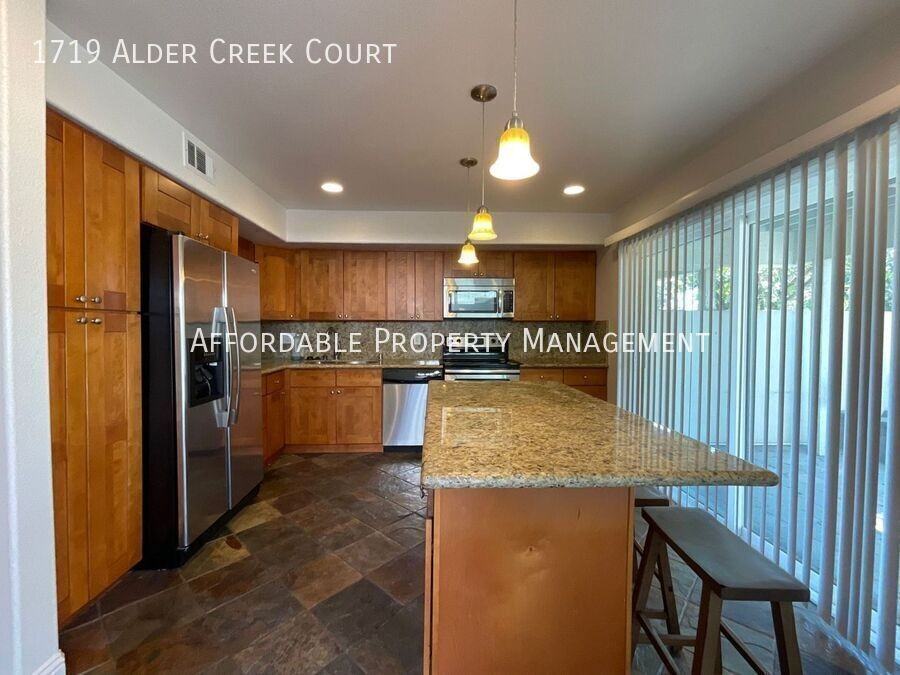 1719 Alder Creek Ct - Photo 2 of 12