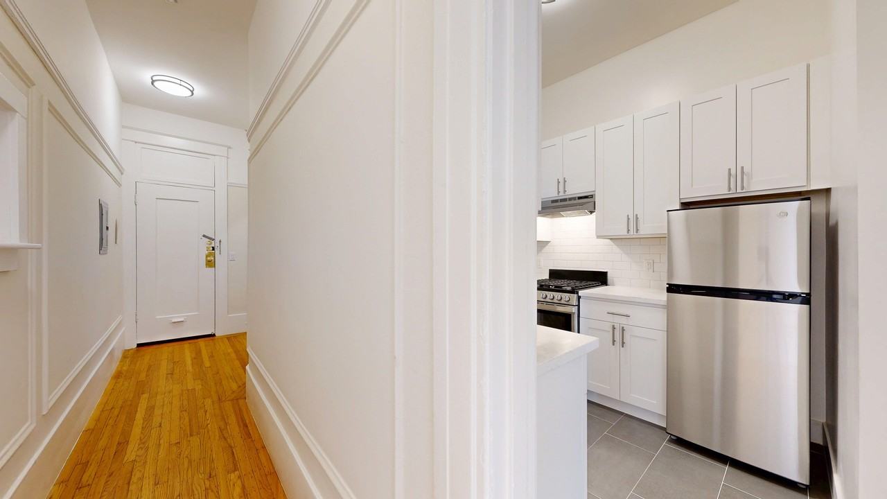 1560 Sacramento St #211 - Photo 6 of 13