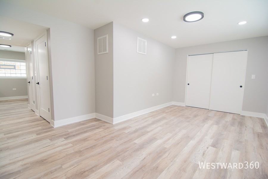 6141 N Hermitage Ave #GD - Photo 5 of 8