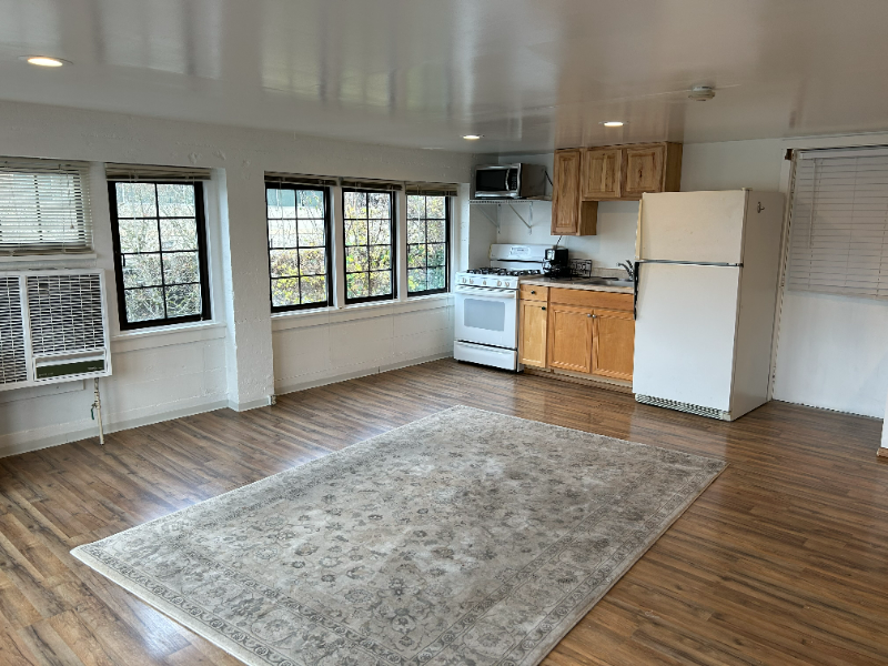 702 4th Ave E #107 - Photo 3 of 4
