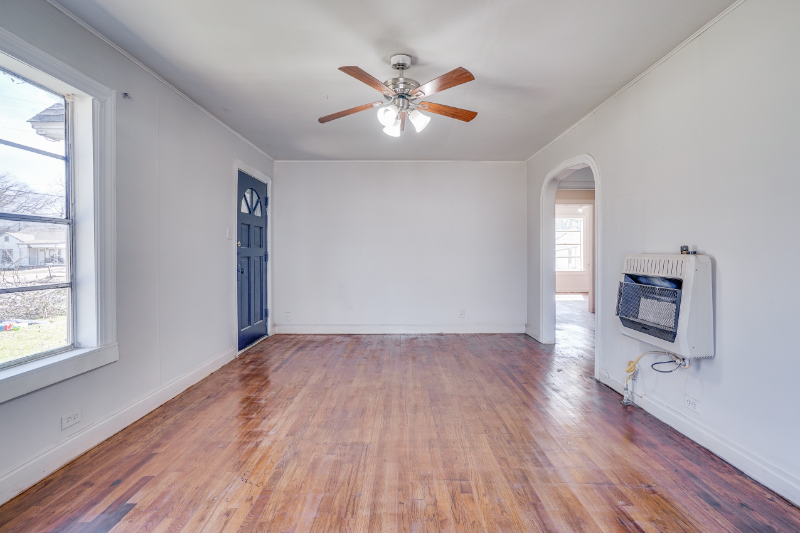 901 N Howeth St - Photo 5 of 26