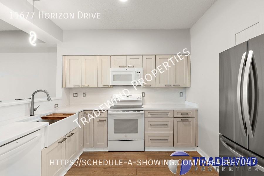11677 Horizon Dr - Photo 2 of 23