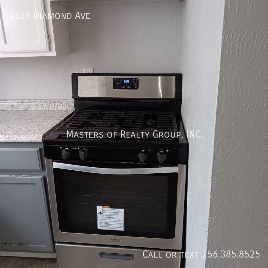 1129 Diamond Ave - Photo 5 of 32